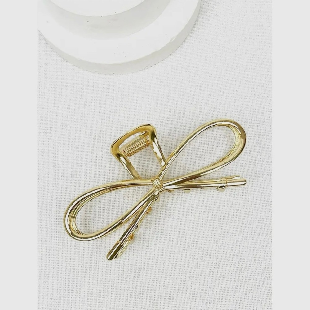 Elegant Gold Bow Hair Clip